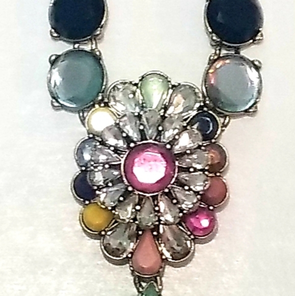 Logo Links by Lori Goldstein Sunburst Pendant Multi Color Statement Necklace - Picture 5 of 12